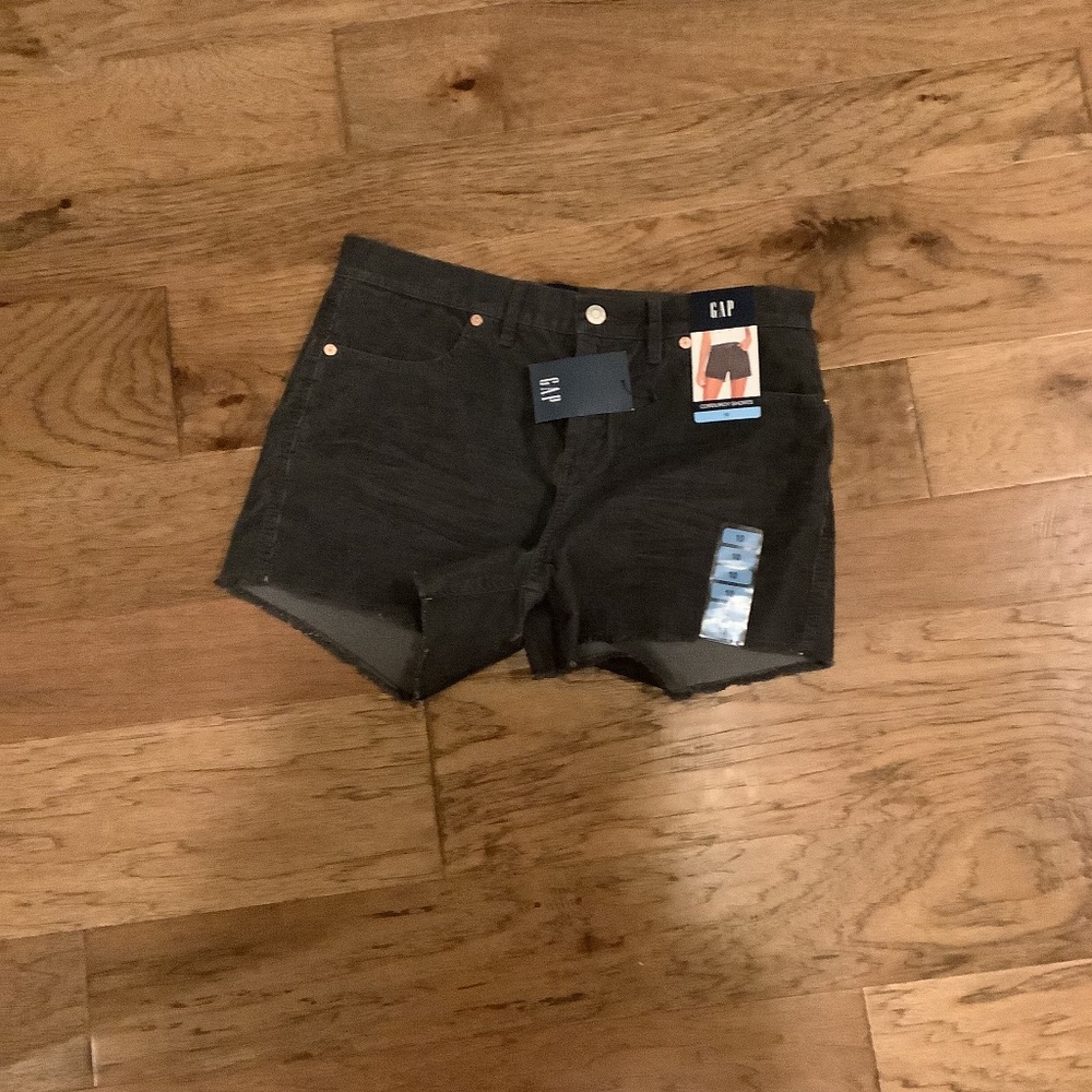 Gap shorts
